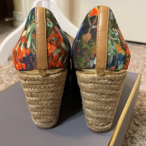 Louise et Cie Floral Espadrilles - Picture 5 of 7